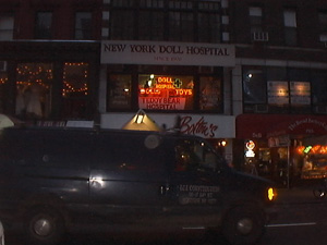 New-York-Doll-Hospital-2